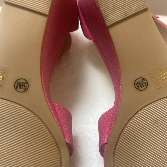 Chinese Laundry Wedge Heel Pink shoes. Size 5.5 - Picture 8 of 12